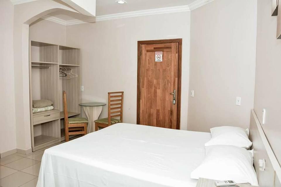 Hotel G & K Brasiléia Esterno foto
